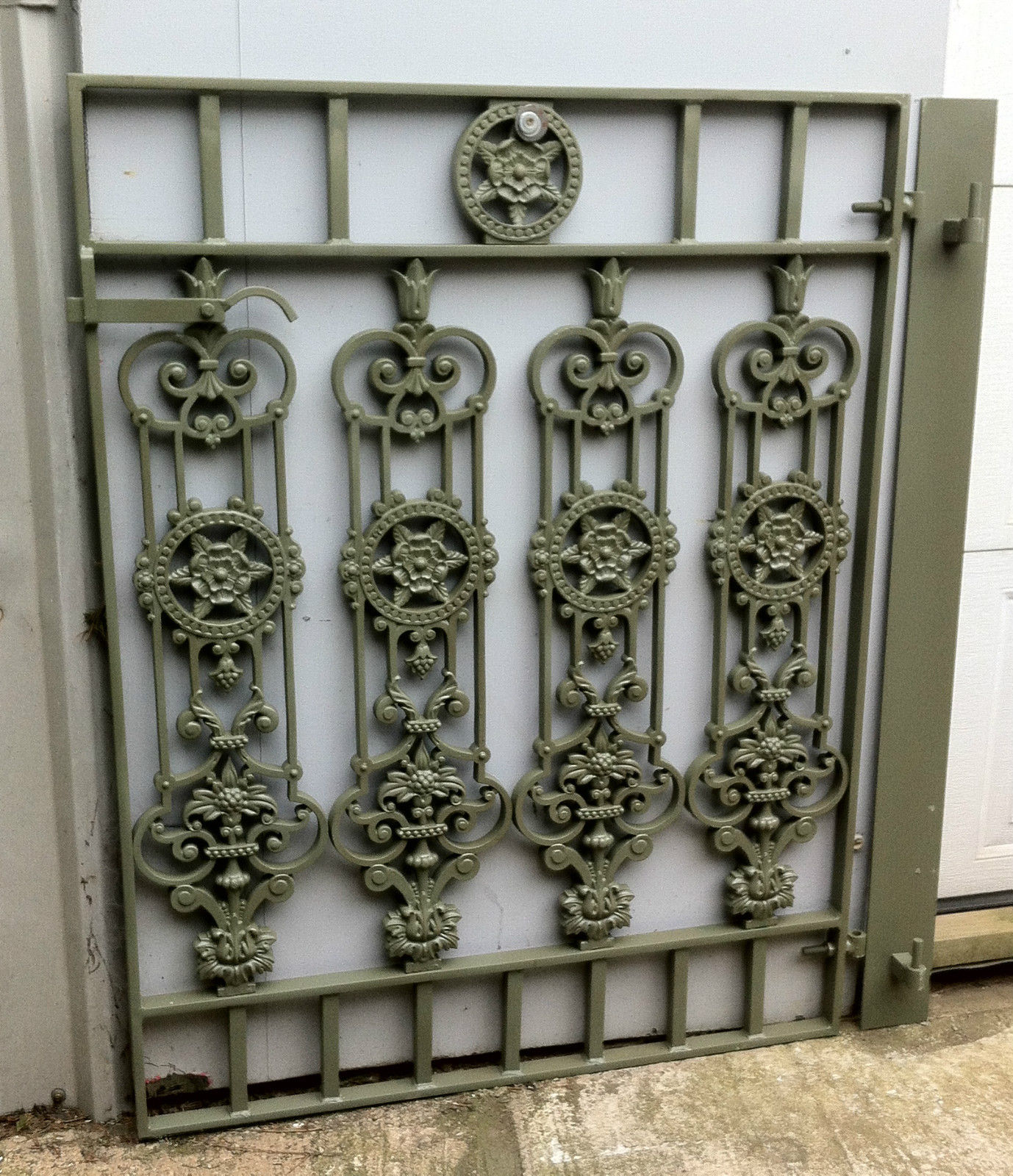 Victorian Style Metal Cast Iron Gate Garden Drive Way Fence Post Rail Side